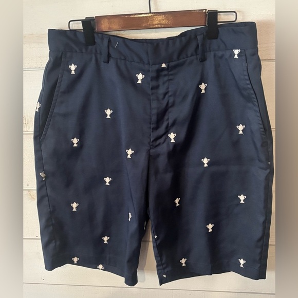 Walter Hagen Men's Golf Shorts Size 32 Pockets Embroidered Trophies Navy Blue - Picture 1 of 8